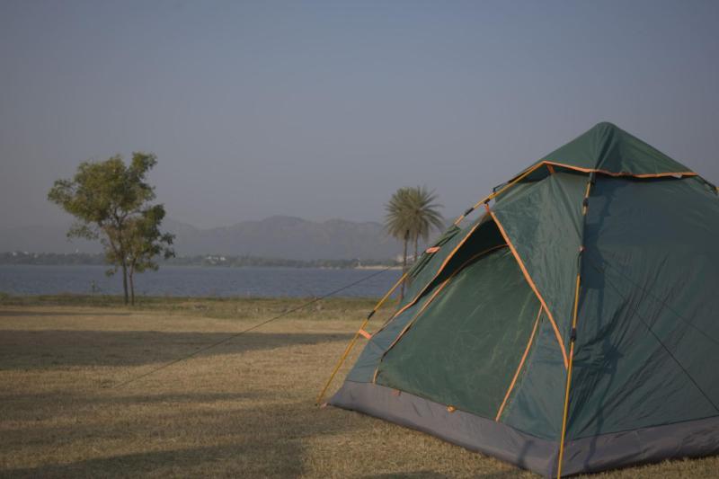 The Udaisarovar - Lakeside Paradise Udaipur Exterior foto